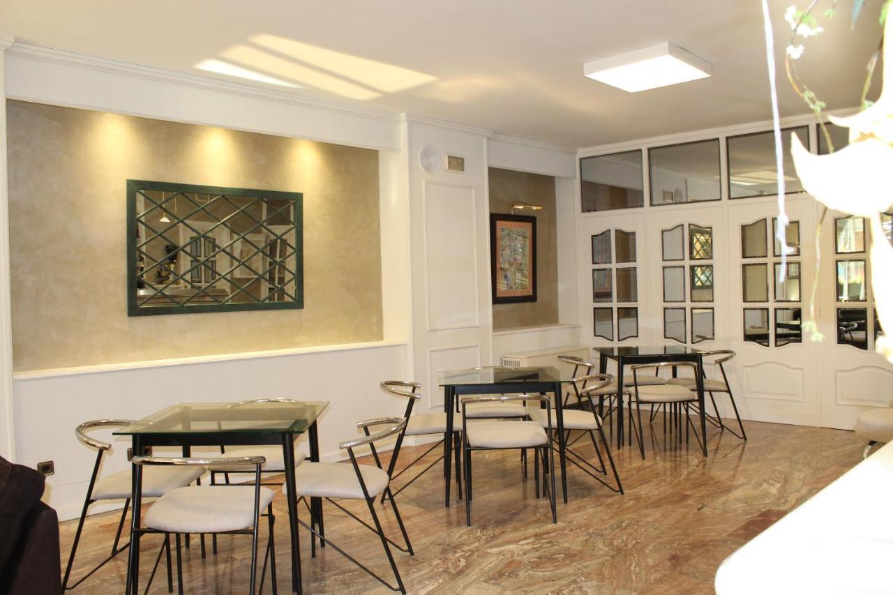 Hotel A Boira à Jaca Extérieur photo