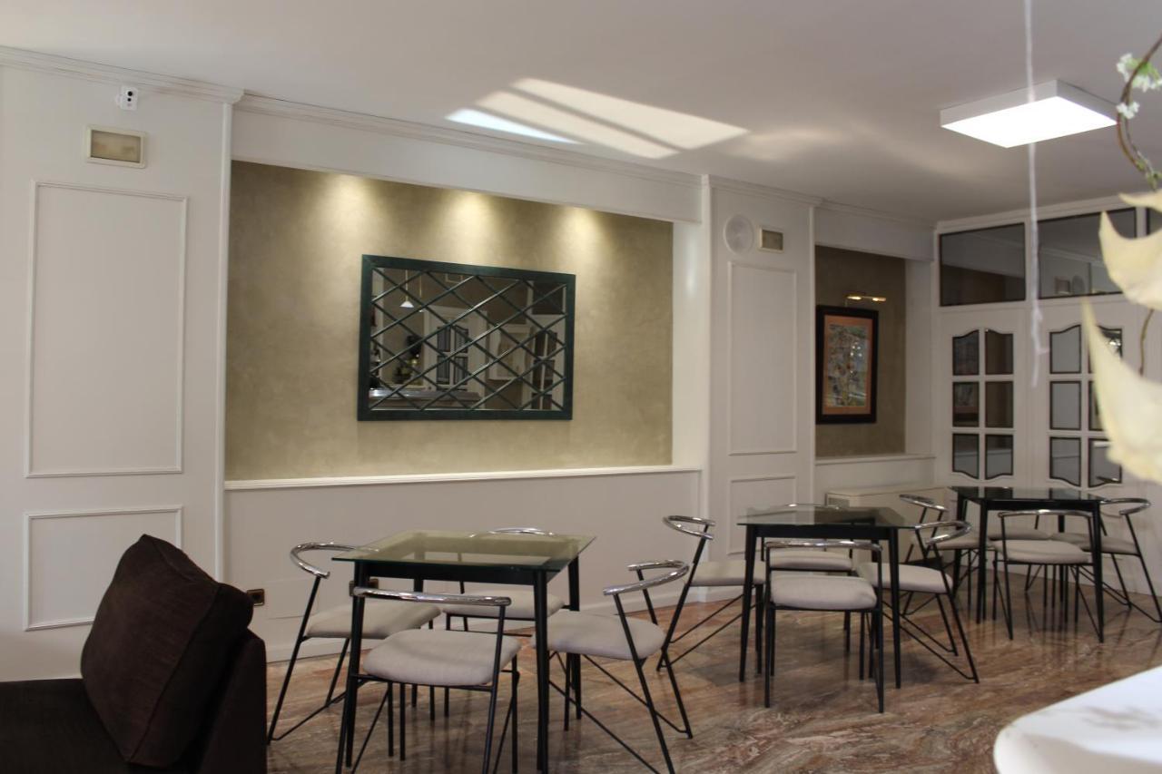 Hotel A Boira à Jaca Extérieur photo
