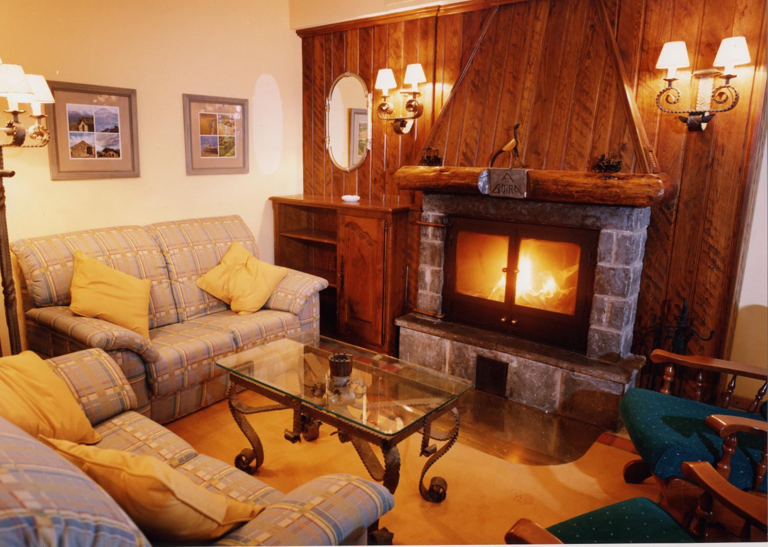 Hotel A Boira à Jaca Extérieur photo